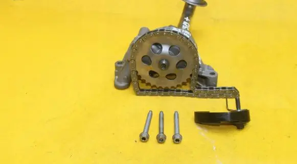 Volkswagen Golf VI Oil pump 06A115105B