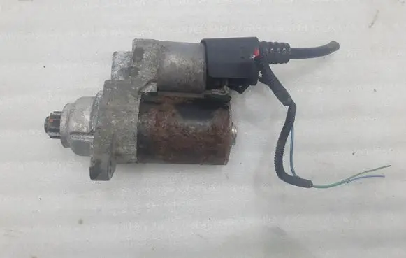 Volkswagen Polo IV 9N3 Starter motor 0001123028