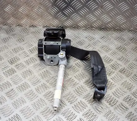 Volvo V70 Rear seatbelt 39859392