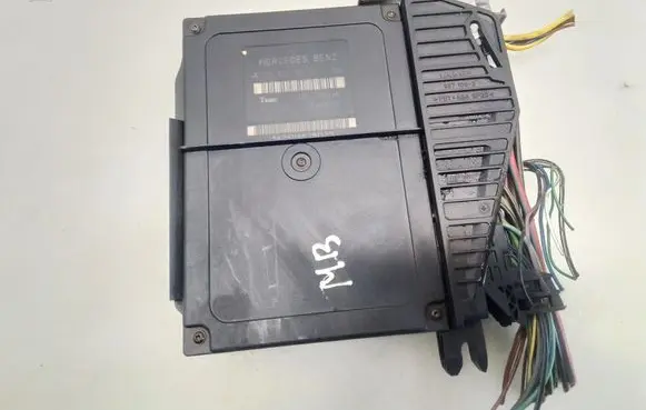 Mercedes-Benz E W210 Comfort/convenience module 2108203826