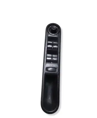 Renault Espace - Grand espace IV Electric window control switch 8200857523