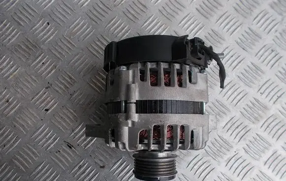 KIA Carens III Generator/alternator