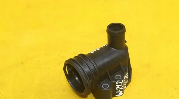Mercedes-Benz E W212 Engine coolant pipe/hose A6422001156