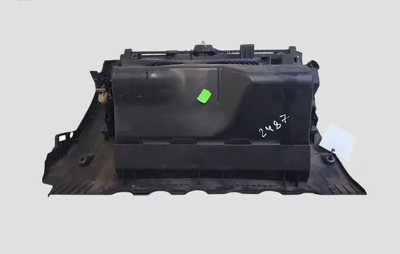 Skoda Octavia Mk2 (1Z) Glove box 1Z1857097N 357858129