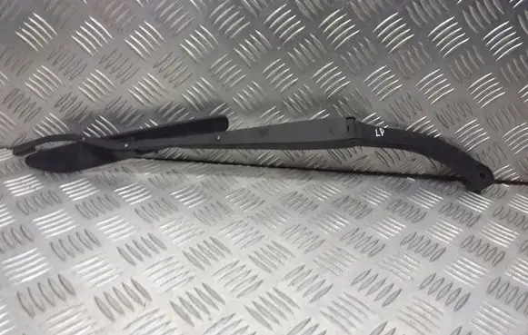 Subaru Forester SG Front wiper blade arm