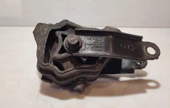 Volvo V60 Engine mount bracket 30671219