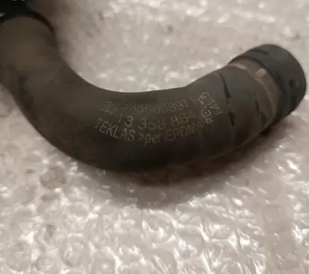 Opel Zafira C Engine coolant pipe/hose 13358864 565563897
