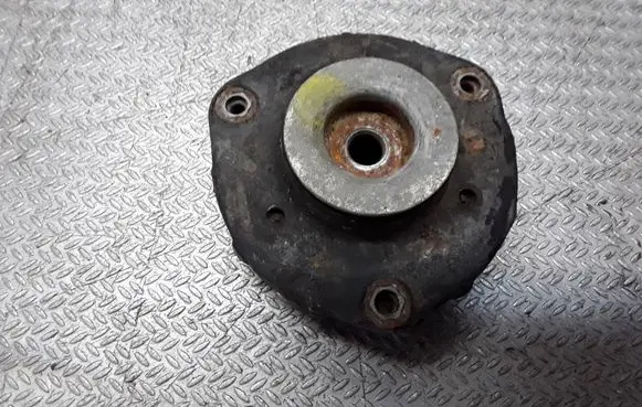 Volkswagen Polo IV 9N3 Front upper strut mount 