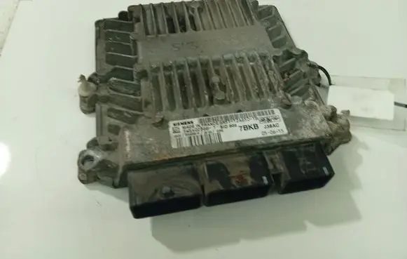 Ford Focus C-MAX Engine control unit/module 6M5112A650TB