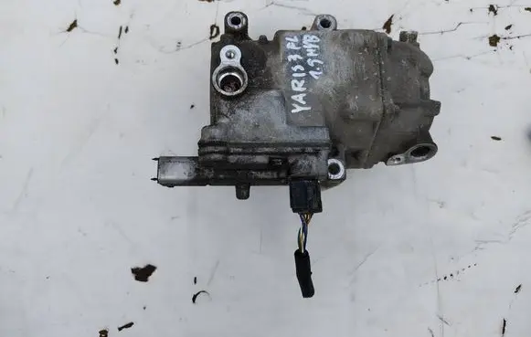 Toyota Yaris Air conditioning (A/C) compressor (pump) 0422001041