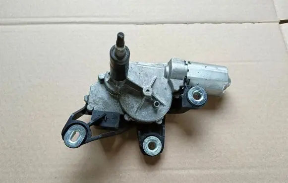 Volkswagen Touran I Wiper motor