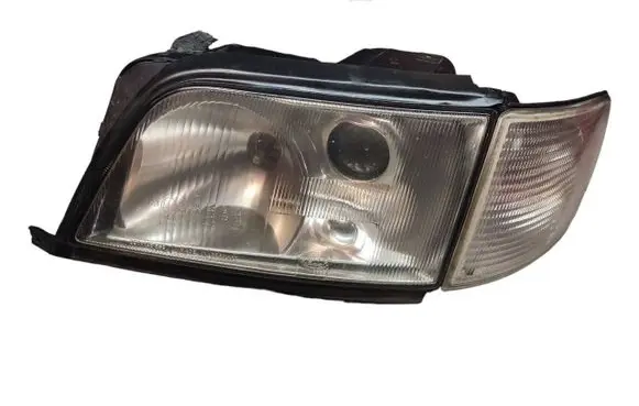 Audi A6 S6 C4 4A Headlight/headlamp 4A0941029L 4A0941029M
