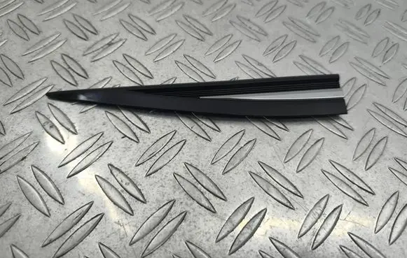 Volkswagen Touran III Fender trim (molding) 5TA853425