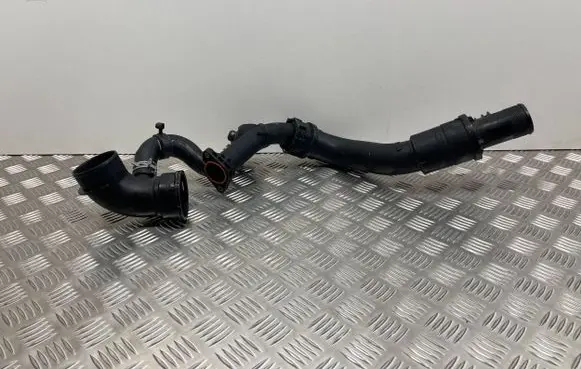 Ford Focus Turbo air intake inlet pipe/hose JX616F072DB JX619P437DB CJ5G9U465BA