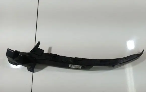 Opel Insignia A Front bumper mounting bracket 13250570