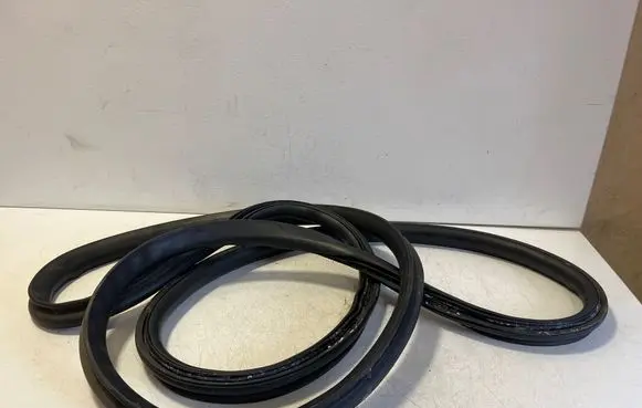 Tesla Model S Trunk rubber seal (body)