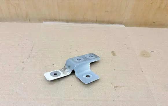 Renault Captur Fender mounting bracket 7674R 1218B