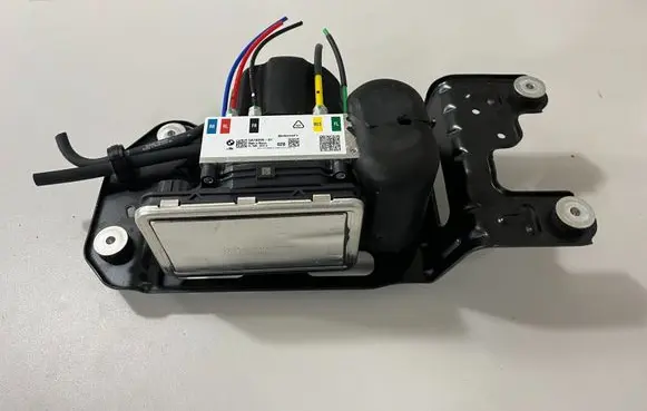 BMW X7 G07 Air suspension compressor/pump 5A70699 5A57843