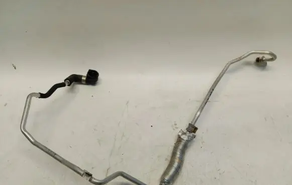 BMW 4 F32 F33 Engine coolant pipe/hose 8666857