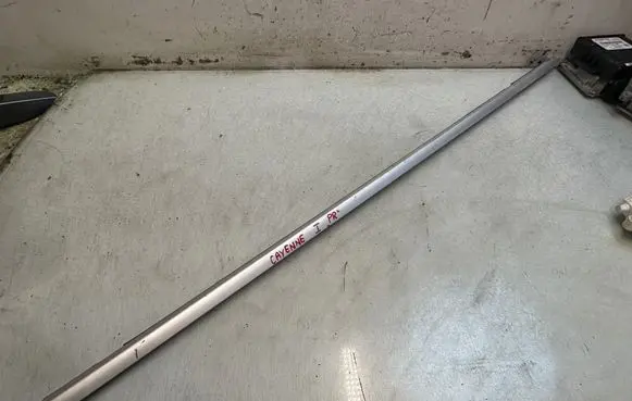 Porsche Cayenne (9PA) Front door trim (molding) 2133