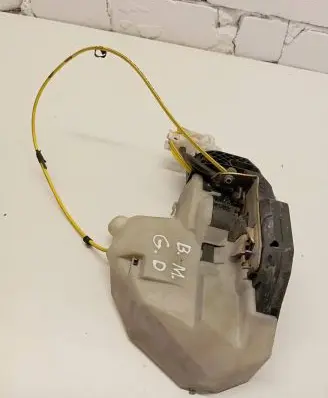 Mercedes-Benz S W220 Rear door lock 2207305835