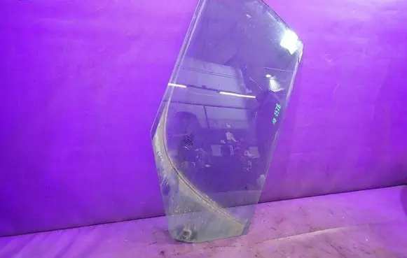 Fiat Ducato Front door window glass four-door
