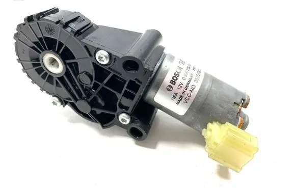 Volvo XC60 Seat adjustment motor 0390204024 30761808
