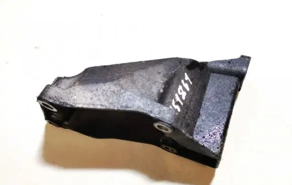 Volkswagen PASSAT B5.5 Engine mounting bracket 8D0199307P