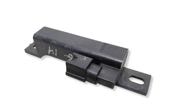 Nissan Leaf II (ZE1) Aerial antenna amplifier 6220510