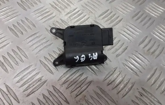 Audi A4 S4 B6 8E 8H Central body control module 0132801305