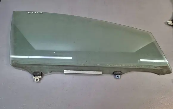 Toyota Prius (XW30) Front door window glass four-door 46R00033 OT20AS2
