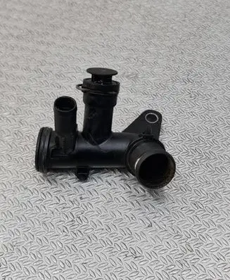 Engine coolant pipe/hose