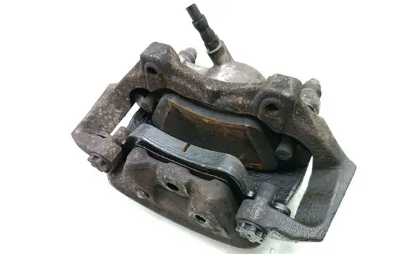Mercedes-Benz C W205 Front brake caliper