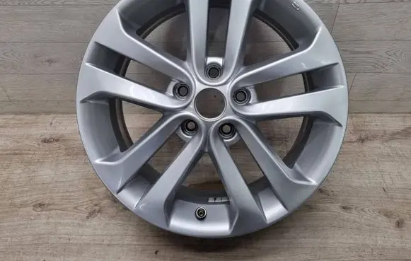 Nissan Juke I F15 R17 alloy rim N45701