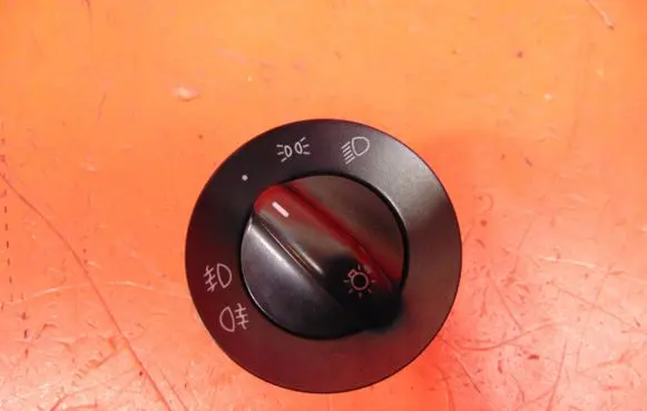 Renault Captur Light switch 7L5941531