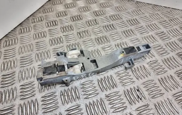 Rear door exterior handle/bracket
