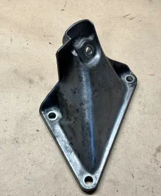 BMW 5 E60 E61 Engine mounting bracket 6761149