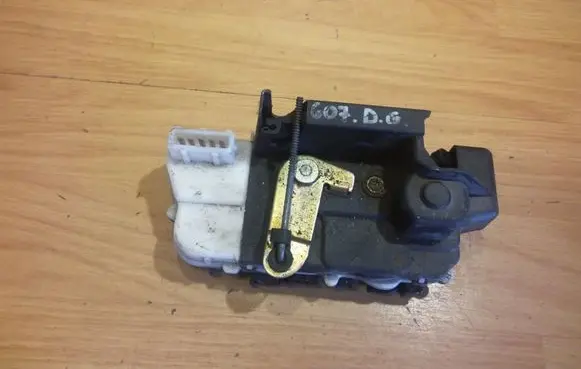 Peugeot 607 Rear door lock