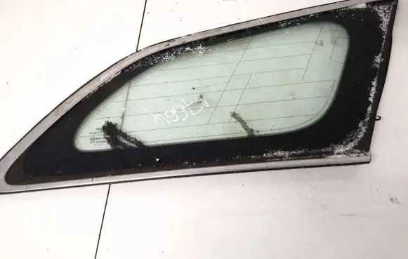 Toyota Avensis T270 Rear side window