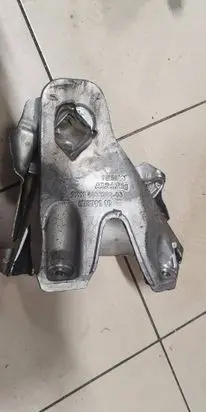 BMW X5 F15 Engine mounting bracket 6853208