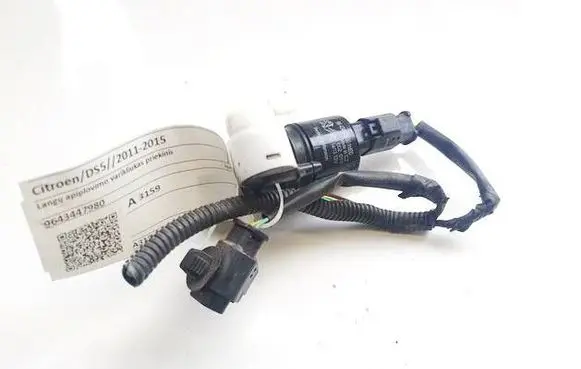 Citroen DS5 Windscreen/windshield washer pump 9643447980