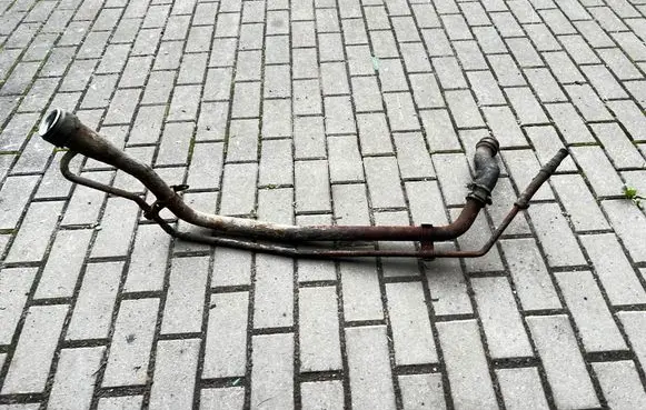 Toyota Land Cruiser (J120) Fuel tank filler neck pipe