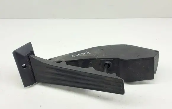 BMW 7 E65 E66 Accelerator throttle pedal