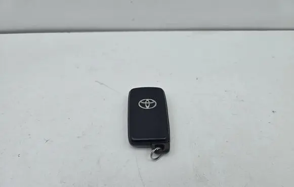 Toyota Prius+ (ZVW40) Ignition key/card 