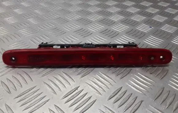 Toyota Aygo AB10 Third/center stoplight E204017