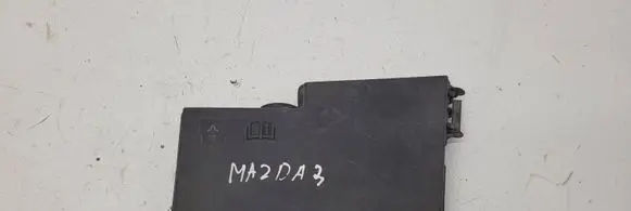 Mazda 3 I Fuse box cover 318789252