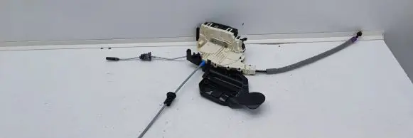 Mercedes-Benz ML W166 Rear door lock A2047302735 A1667230314