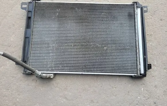 Mercedes-Benz E C207 W207 A/C cooling radiator (condenser) A2045000154