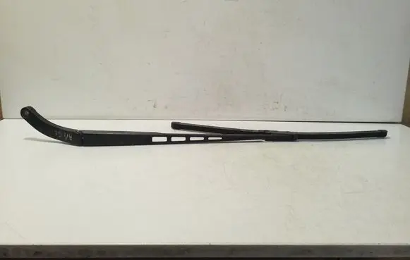Front wiper blade arm