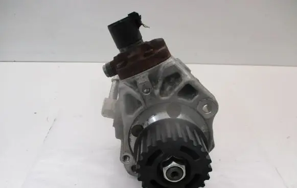KIA Sportage Fuel injection high pressure pump 331002U000 D4FE